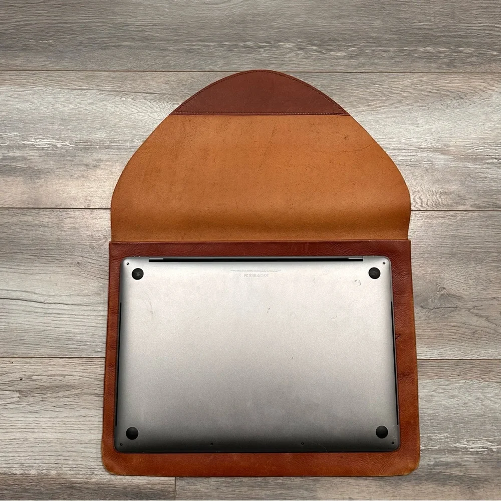 Levi's Leather Laptop Computer Case Rectangular Shaped Brown 15.6 x 12 Inch - Picture 12 of 15